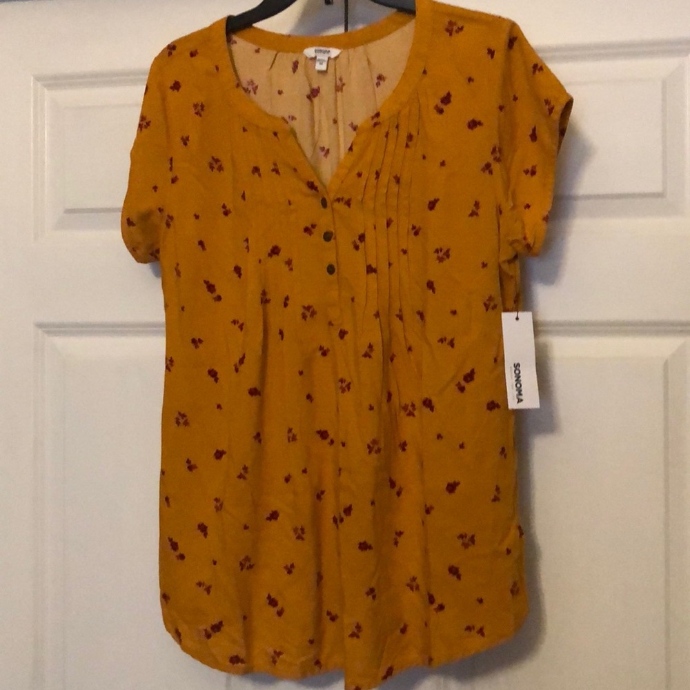 Brand new Sonoma top!